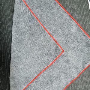 MICROFIBRA 40X40 GRIS CON ROJO PREMIUM PELO CORTO